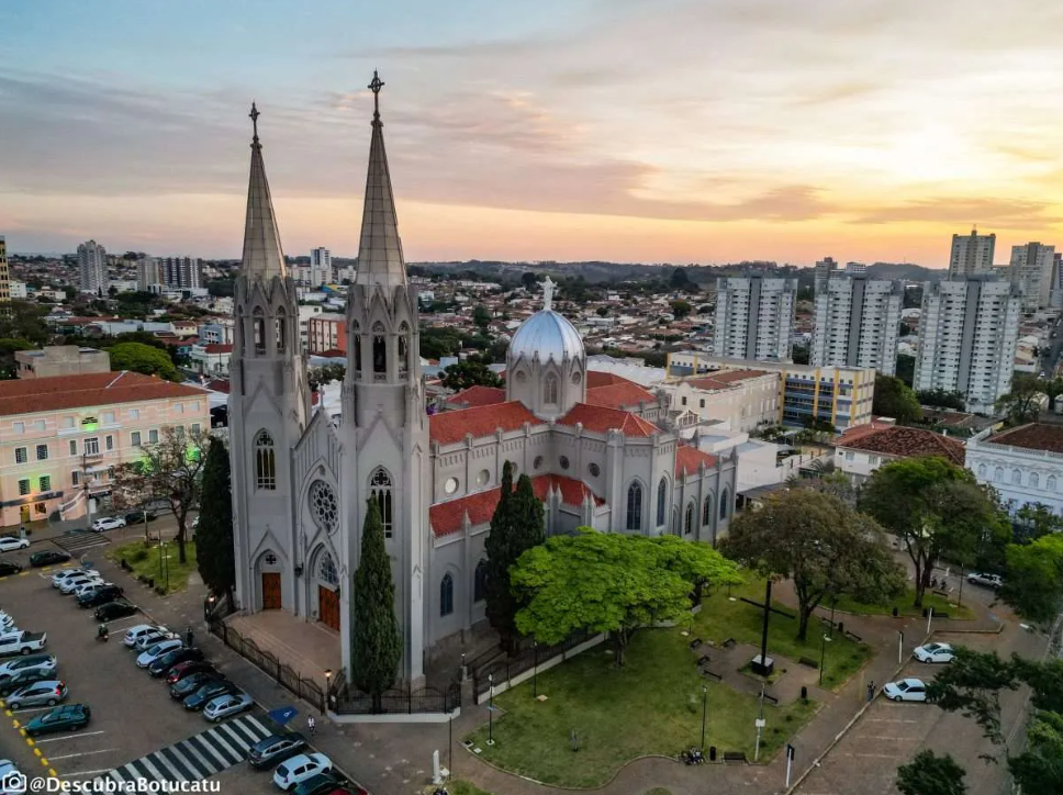 imagem principal da Cidade: Catedral-imagem-aerea